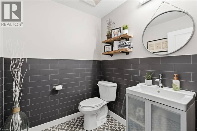 414 JOHN Street — photo 38 of 40