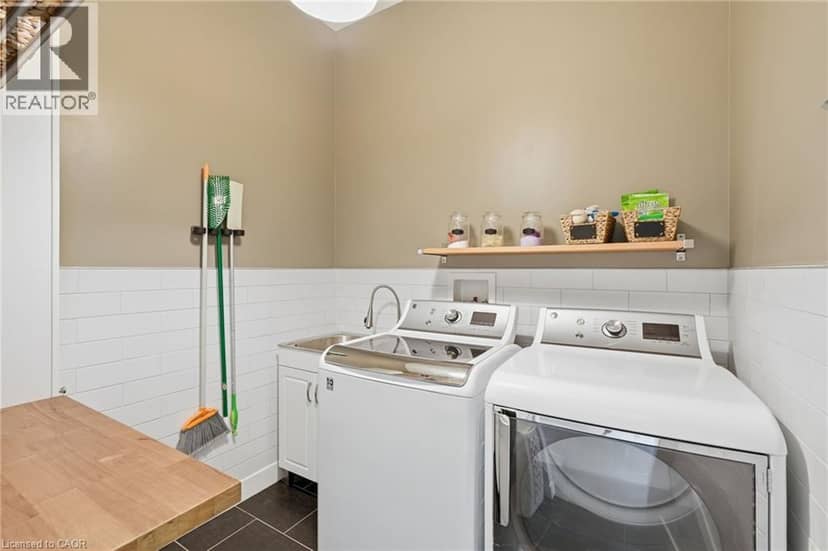 414 JOHN Street — photo 39 of 40