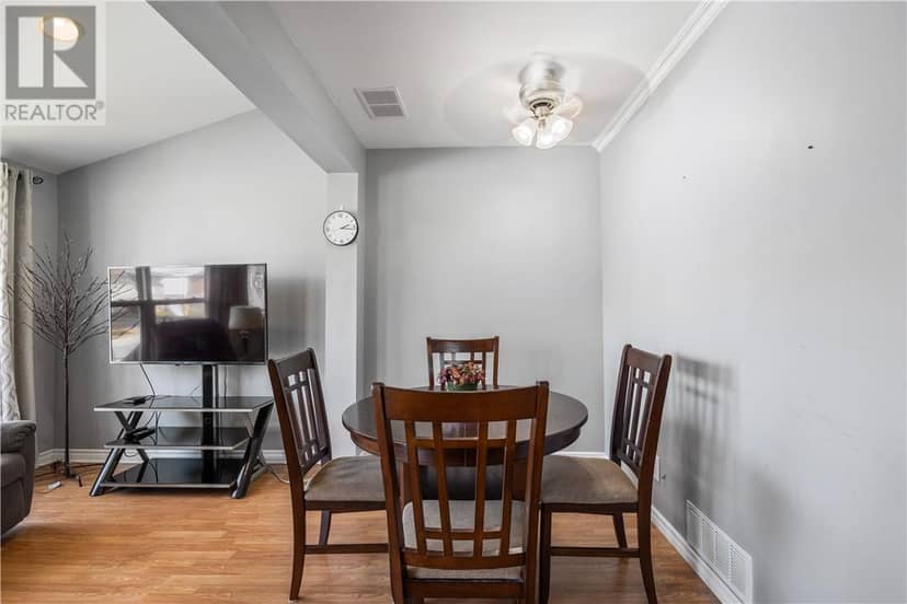 3 Frank Street, Capreol, photo 8