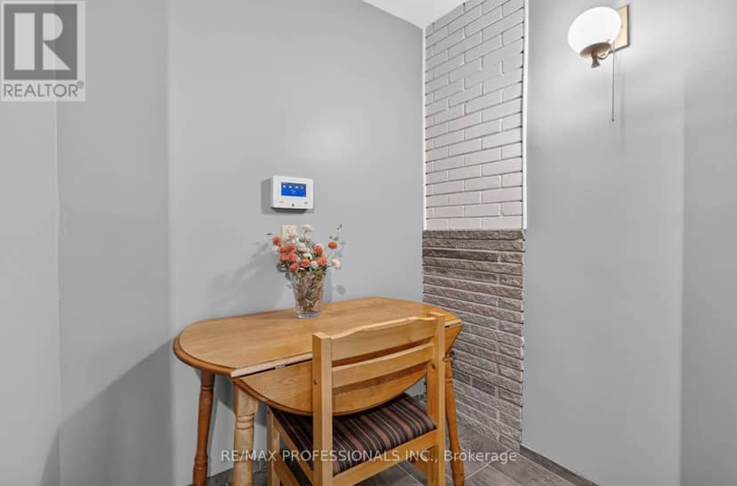 2467 Edenhurst Drive — photo 12 of 40