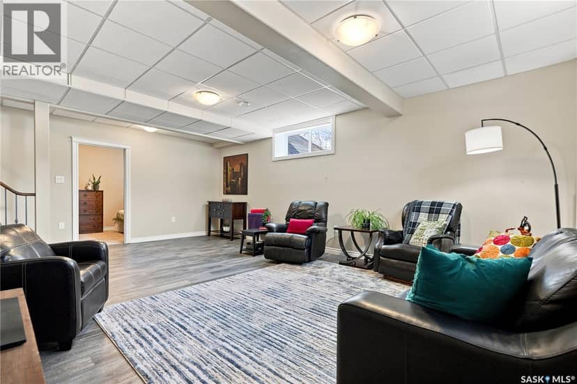 506 Antler CRESCENT — photo 31 of 40