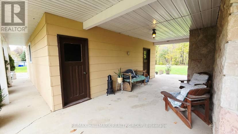 860 Munro Drive — photo 37 of 40