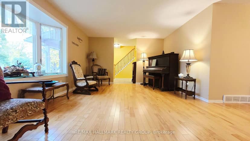 860 Munro Drive, McNab/Braeside, photo 7