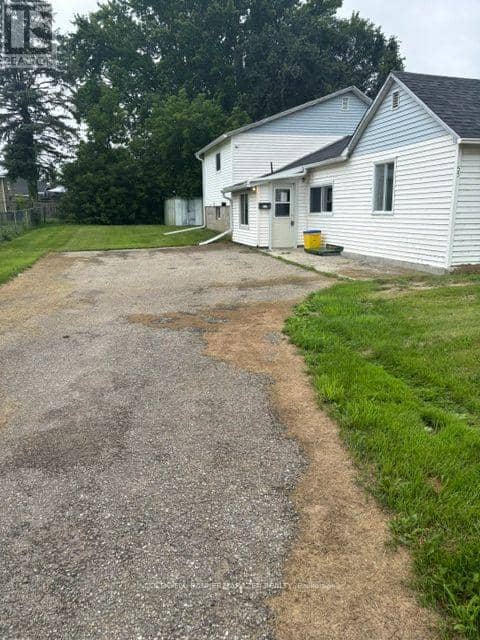 55 Alice Street, Smiths Falls, photo 4