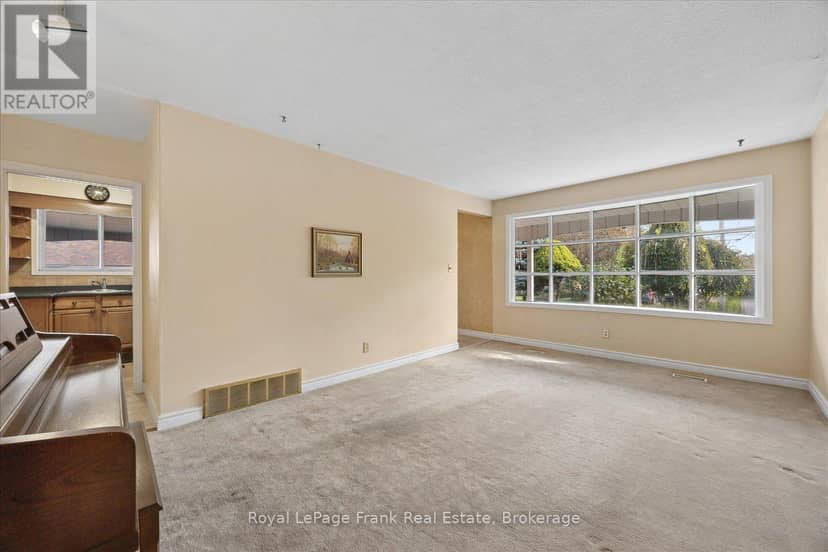 10 Sunicrest Boulevard — photo 7 of 31