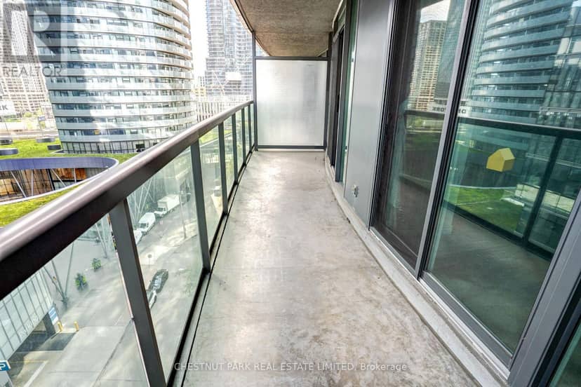 1008 - 30 Grand Trunk Crescent — photo 23 of 36