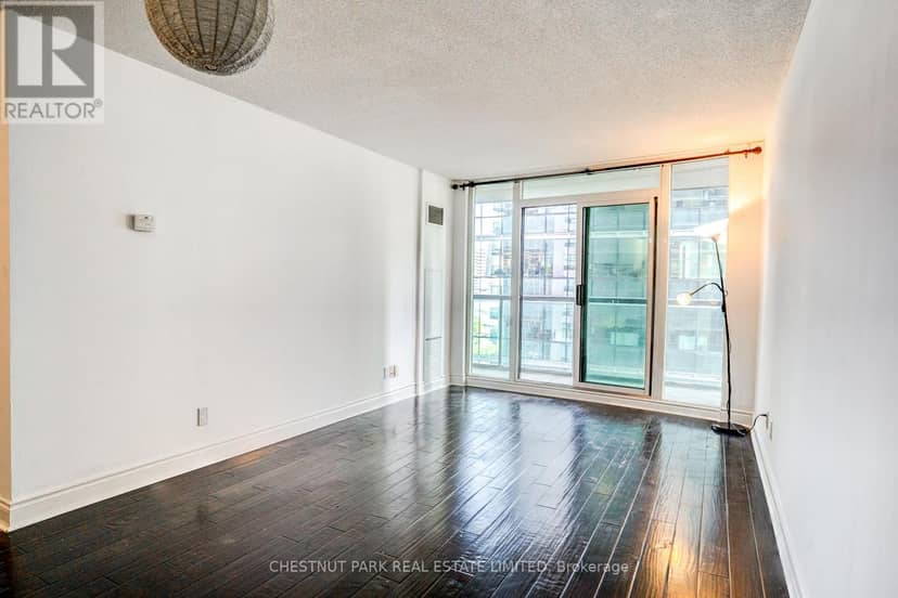 1008 - 30 Grand Trunk Crescent — photo 3 of 36
