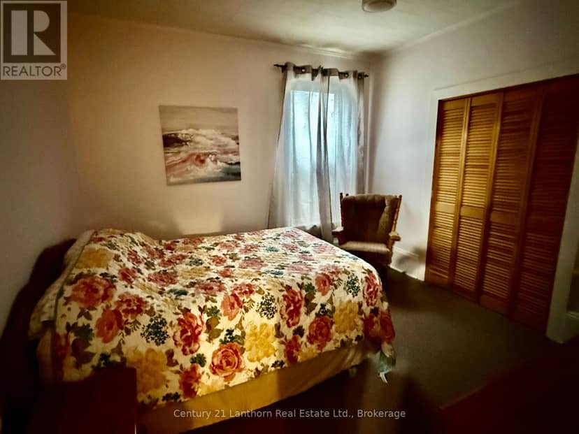 28 Madoc Street — photo 15 of 23