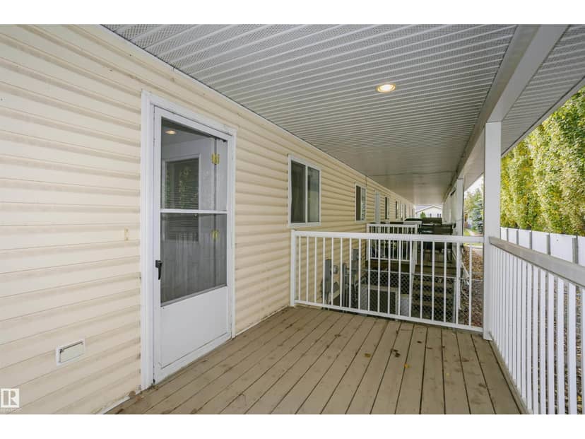 4908 49 ST — photo 36 of 40