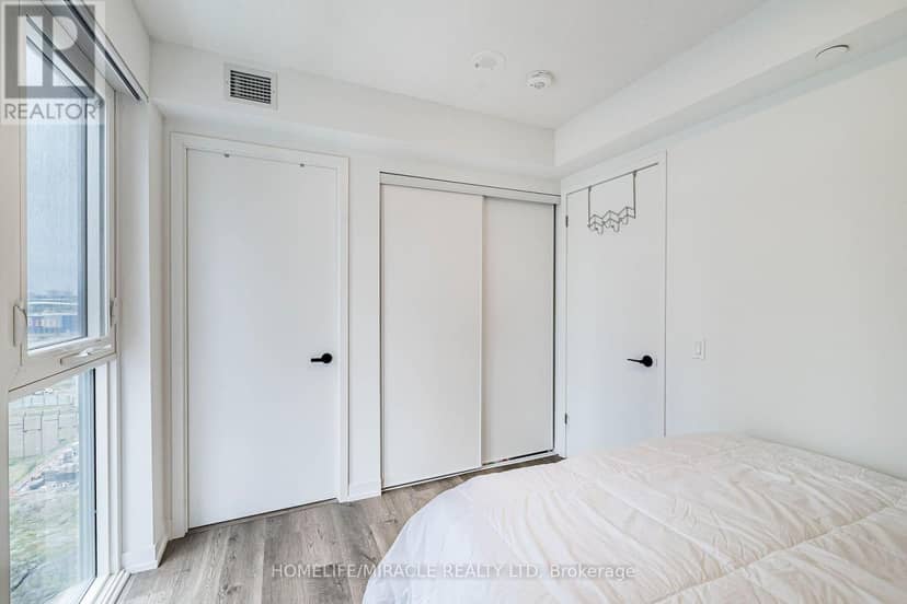 1003 - 195 Commerce Street — photo 25 of 38