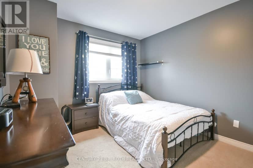 114 Stonemount Crescent — photo 16 of 36