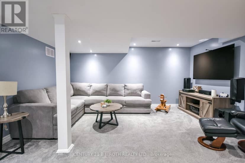 114 Stonemount Crescent — photo 25 of 36