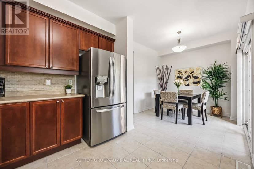 4 - 71 Puccini Drive — photo 13 of 31