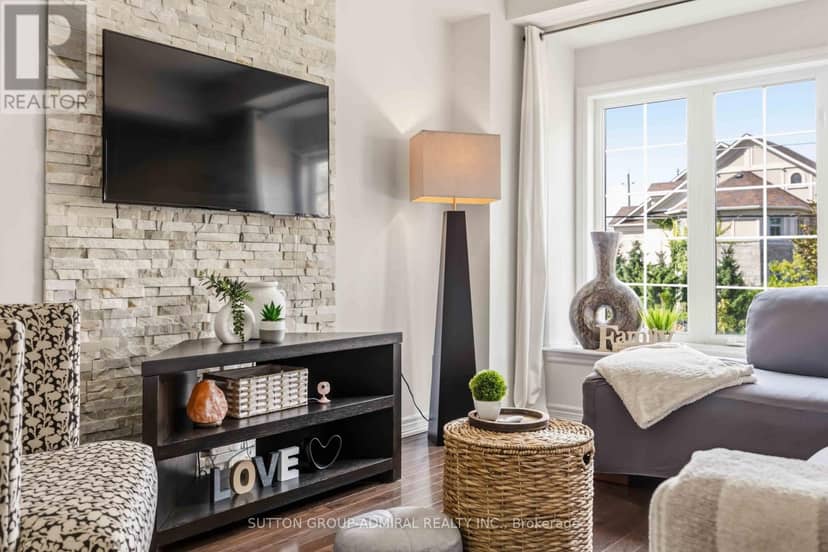 4 - 71 Puccini Drive — photo 7 of 31