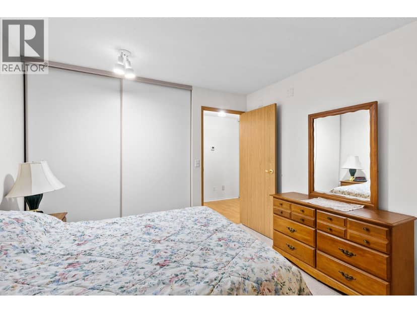 1045 Sutherland Avenue Unit# 214 — photo 31 of 40