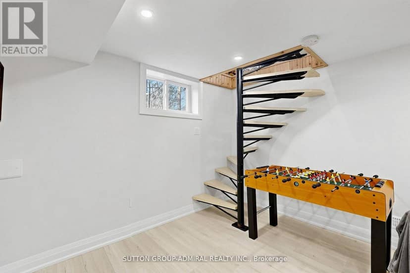 28 Timcourt Drive — photo 13 of 39