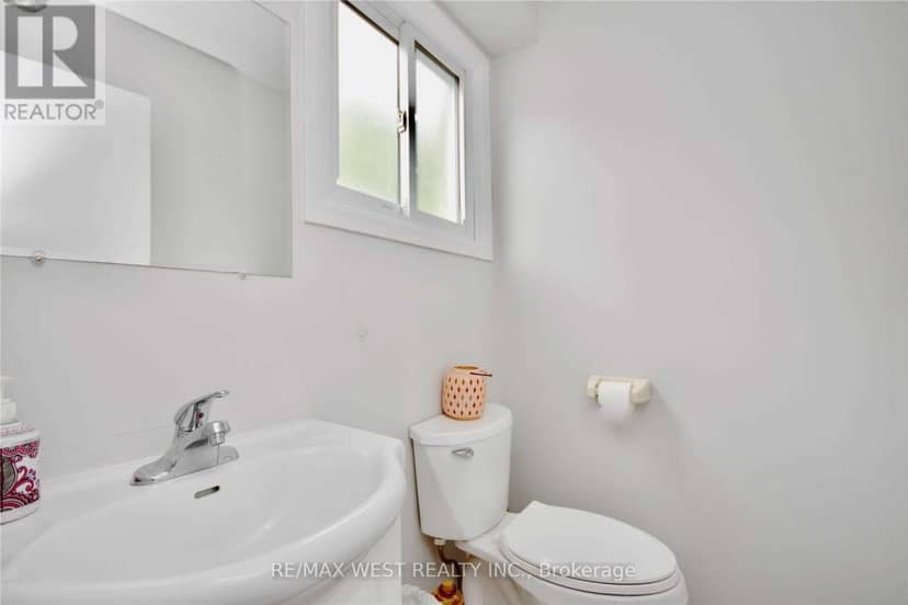 77 Carlton Road — photo 9 of 15