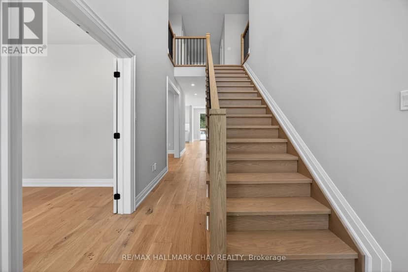 86 37th Street N, Wasaga Beach, photo 3