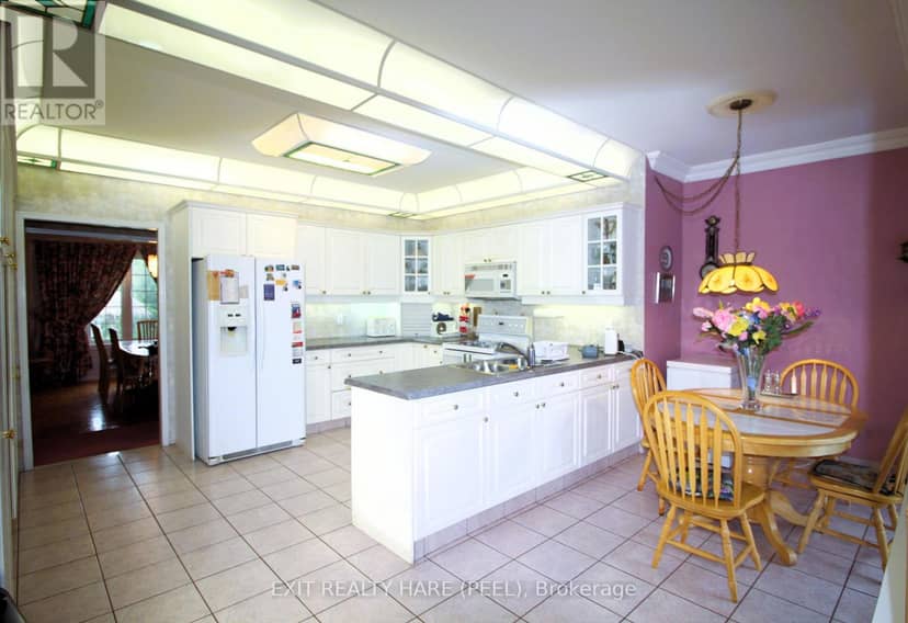 5 Glenbrook Boulevard — photo 17 of 40