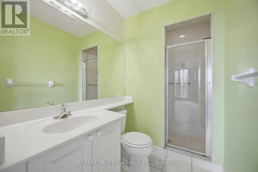 901 - 2 Aberfoyle Crescent N — photo 15 of 27