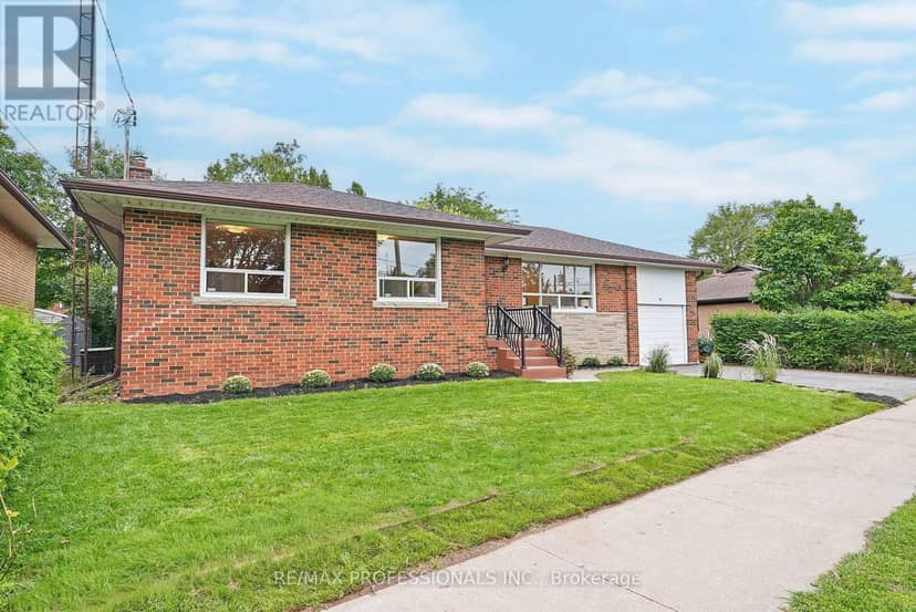 45 Fernalroy Boulevard — photo 2 of 40