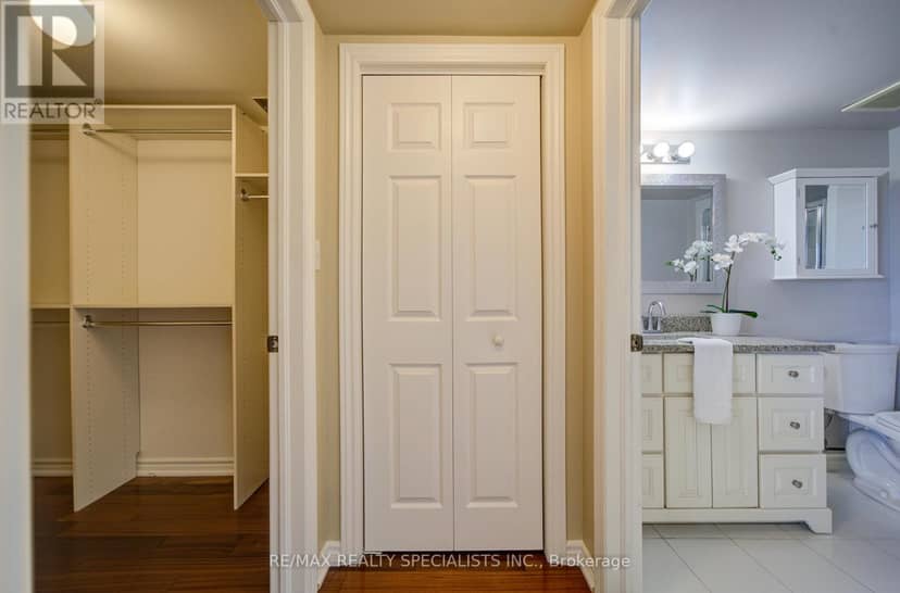 414 - 1483 Maple Avenue — photo 15 of 25