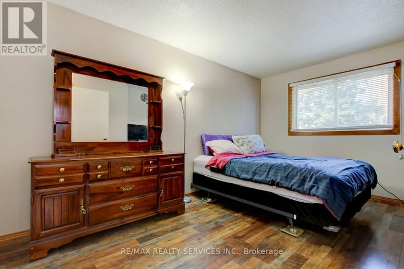 41 Greenleaf Crescent — photo 18 of 40