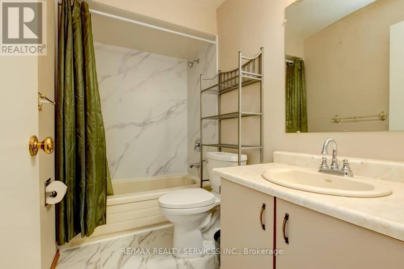 41 Greenleaf Crescent — photo 21 of 40