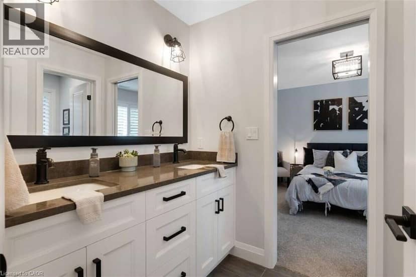 68 WALDAU Crescent — photo 33 of 40