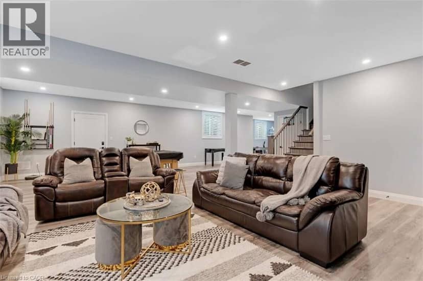68 WALDAU Crescent — photo 37 of 40
