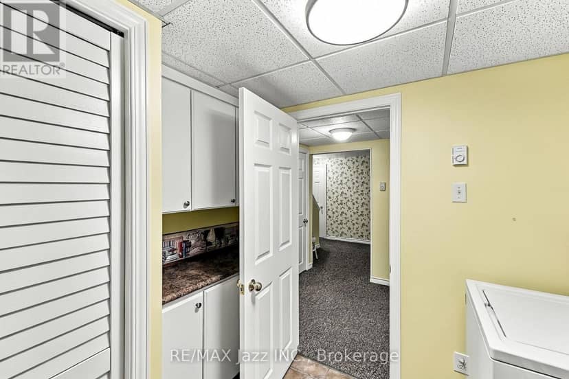 431 Bay Street — photo 38 of 40