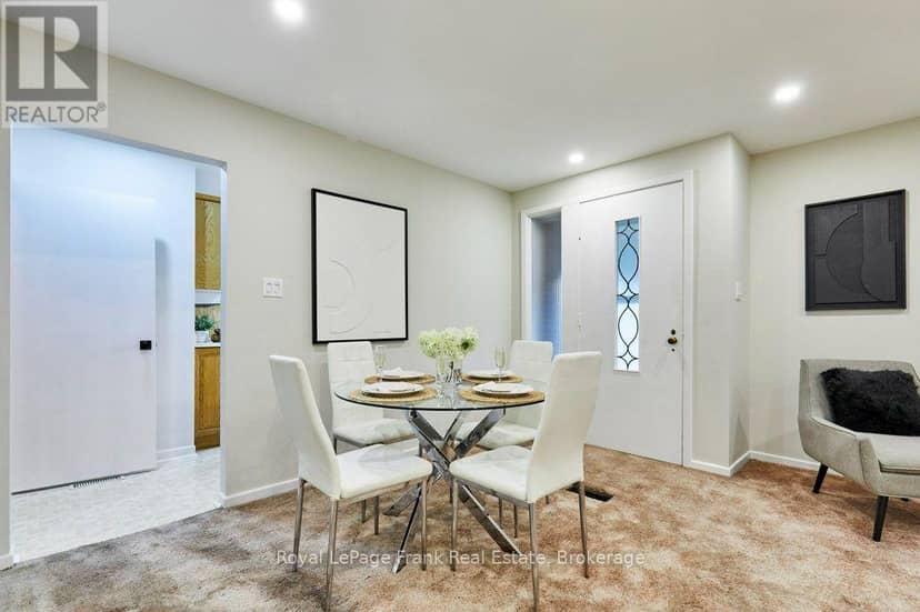 15111 Simcoe Street — photo 11 of 40