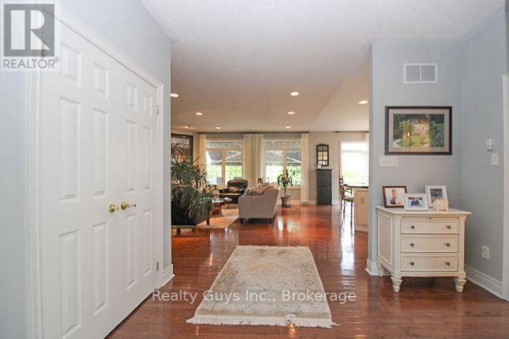16 Crescent Moon Lane — photo 19 of 40