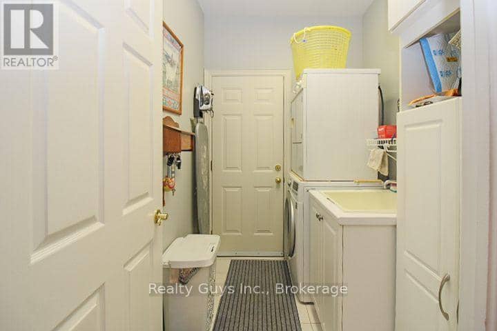 16 Crescent Moon Lane — photo 40 of 40