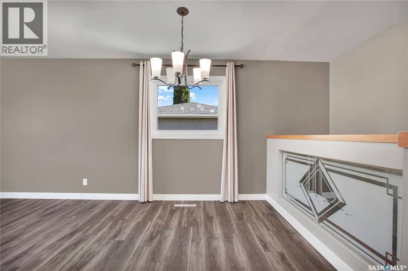 1510 Isabella STREET E — photo 11 of 39