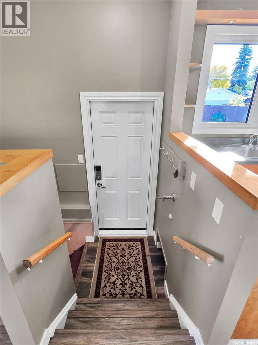 1510 Isabella STREET E — photo 15 of 39