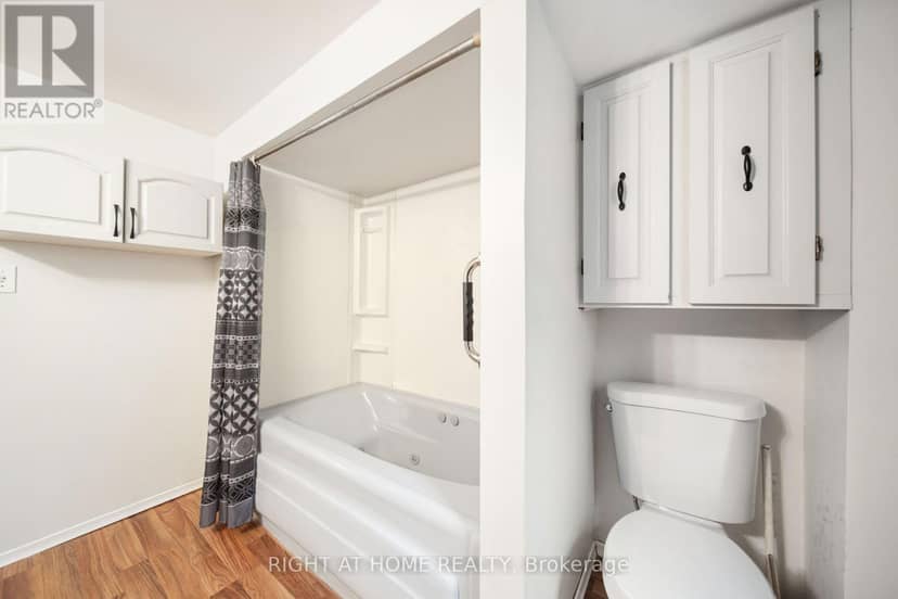 335 Talbot Street E — photo 16 of 36