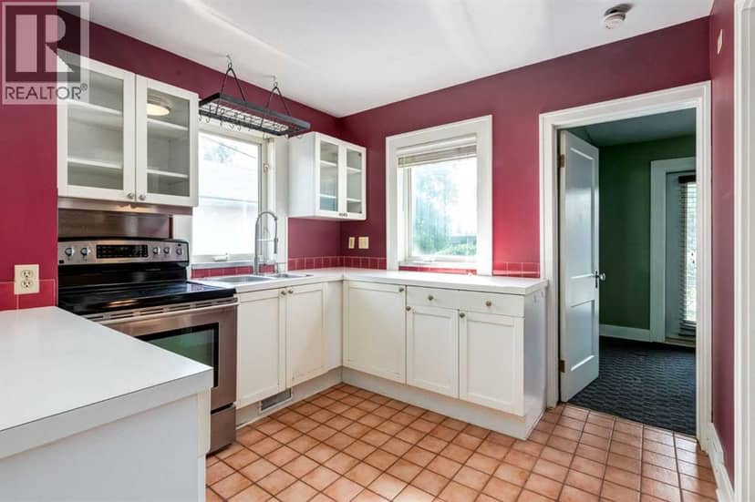 123 30 Avenue NW — photo 13 of 30