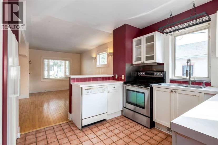 123 30 Avenue NW — photo 14 of 30