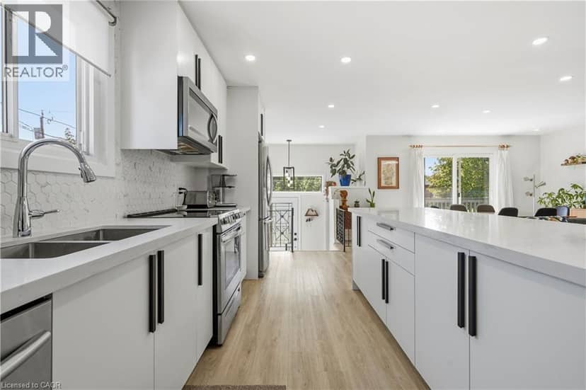 23 GREEN MAPLE Drive — photo 10 of 30