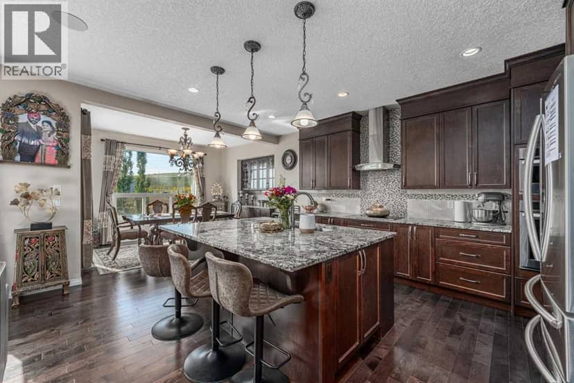 66 Nolancliff Crescent NW — photo 9 of 40