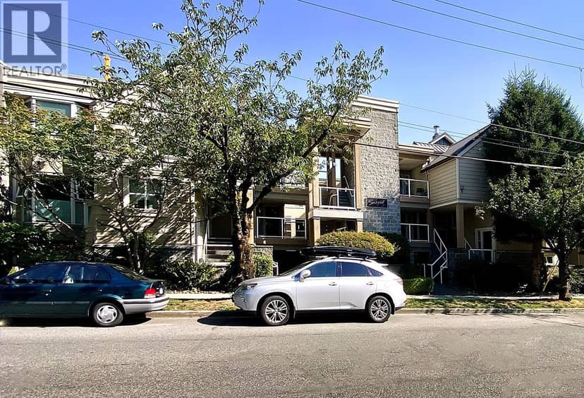 204 943 W 8th Avenue — photo 22 of 27