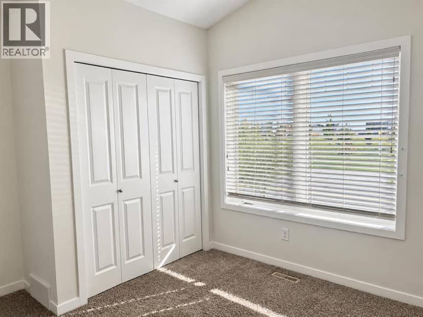 303 Coalbanks Boulevard W — photo 11 of 27