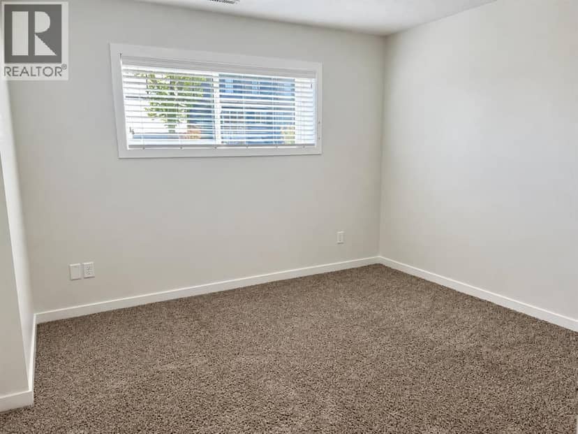 303 Coalbanks Boulevard W — photo 15 of 27