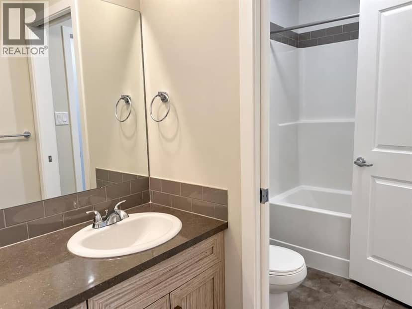 303 Coalbanks Boulevard W — photo 20 of 27