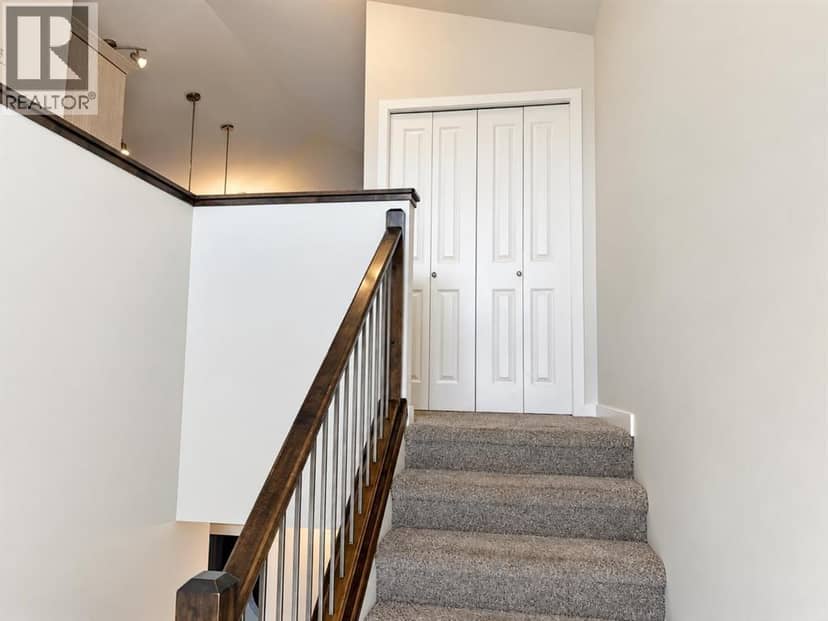 303 Coalbanks Boulevard W, Lethbridge, photo 4