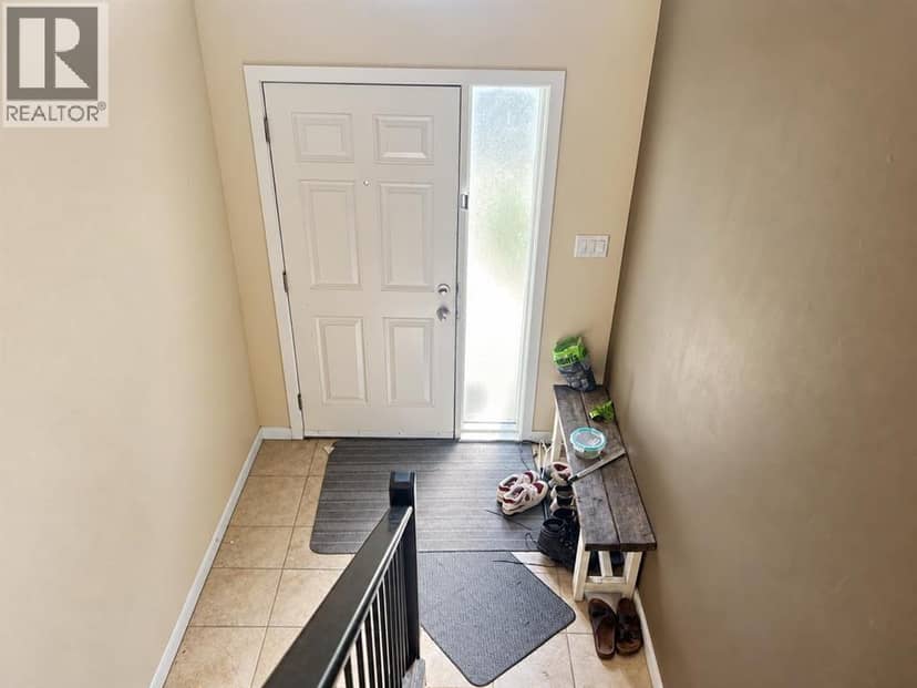 305 Coalbanks Boulevard W, Lethbridge, photo 3