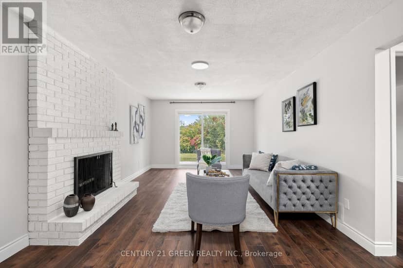 15 Lady Stewart Boulevard — photo 19 of 33