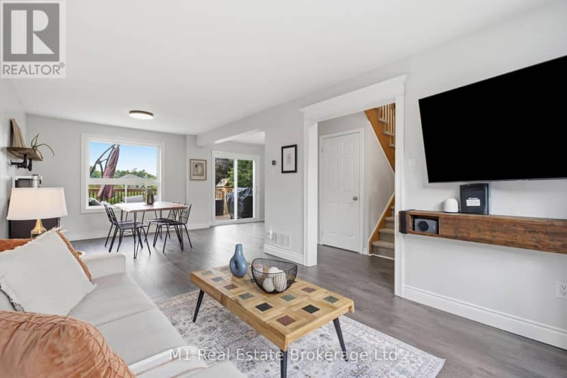 308 Daniel Crescent — photo 12 of 40