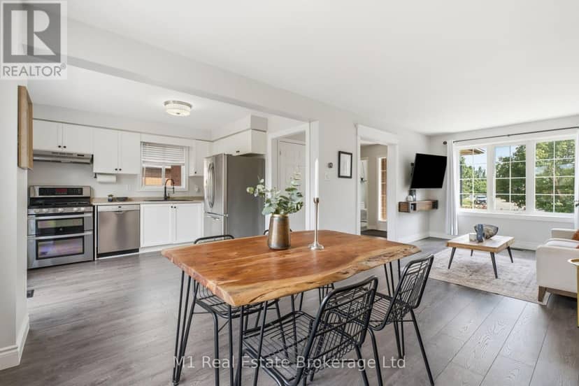 308 Daniel Crescent — photo 15 of 40